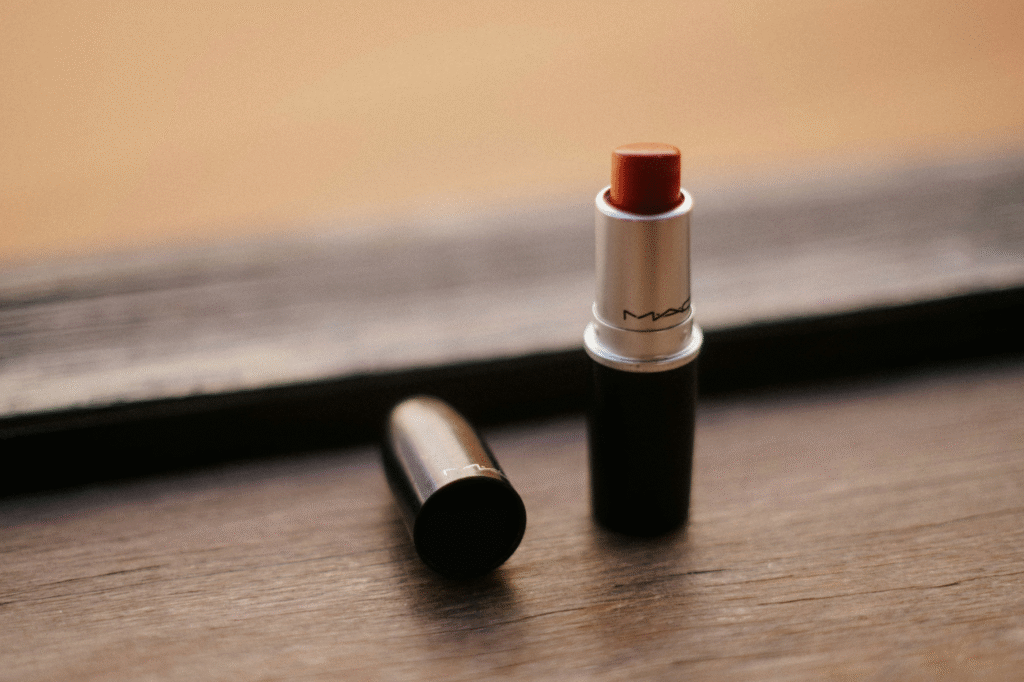 Smudge-proof matte liquid lipstick.