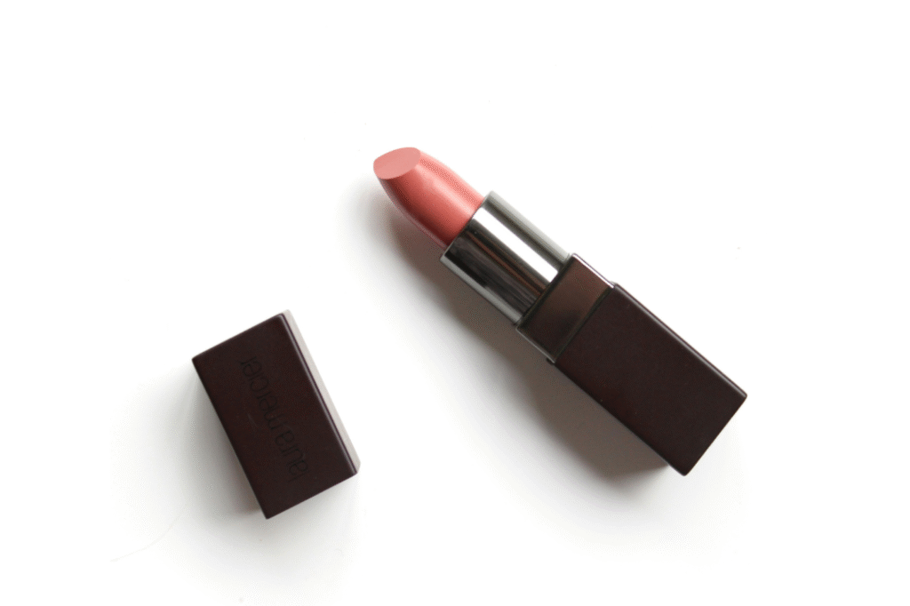 Bold long-lasting matte lipstick
